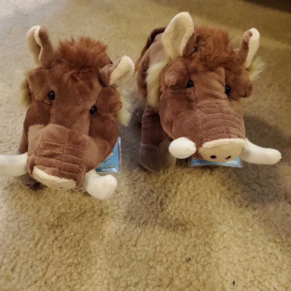 2 new Webkinz wart hog with tags